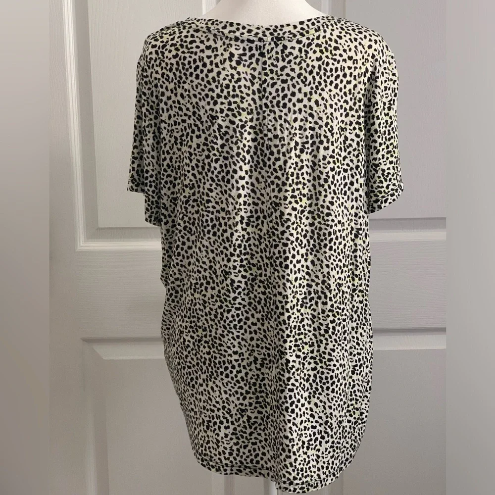 LIVERPOOL Women’s Black and White Animal Print Short Sleeve Blouse Top Size: XL